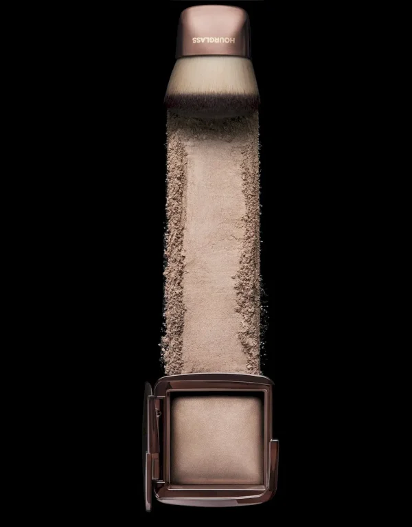 Ambient™ Lighting Finishing Powder - Image 11