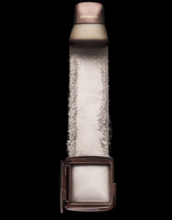 Ambient™ Lighting Finishing Powder - Image 5