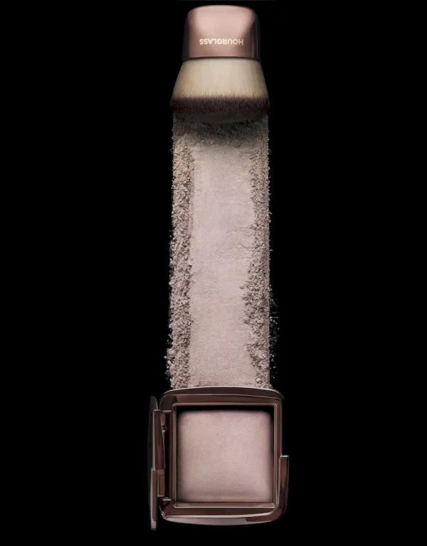 Ambient™ Lighting Finishing Powder - Image 20