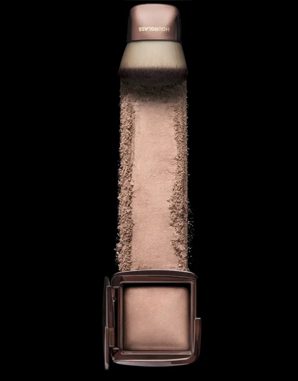 Ambient™ Lighting Finishing Powder Travel Size - Image 9
