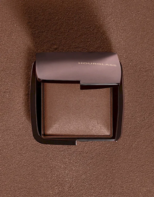 Ambient™ Lighting Finishing Powder - Image 25