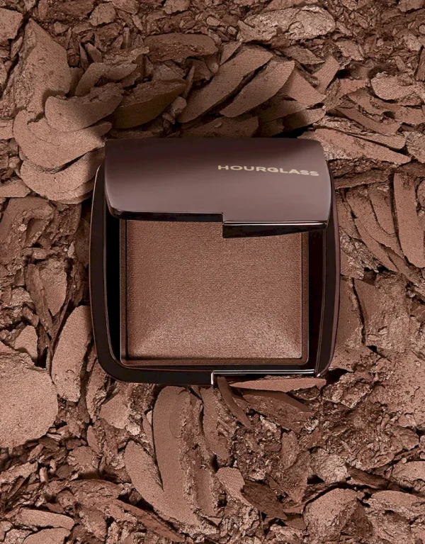 Ambient™ Lighting Finishing Powder - Image 24