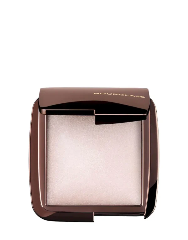 Ambient™ Lighting Finishing Powder - Image 4