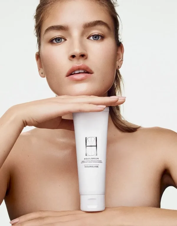 Equilibrium Rebalancing Cream Cleanser - Image 4