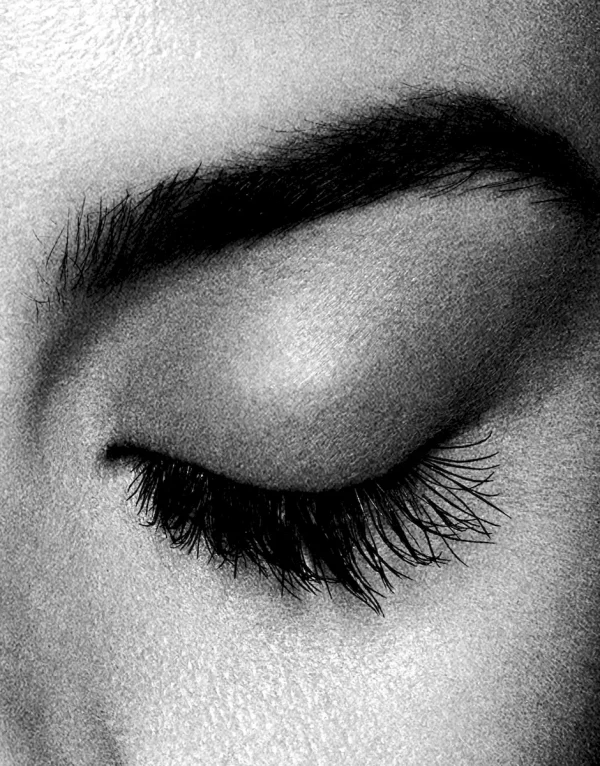 Caution™ Extreme Lash Mascara Travel Size - Image 4